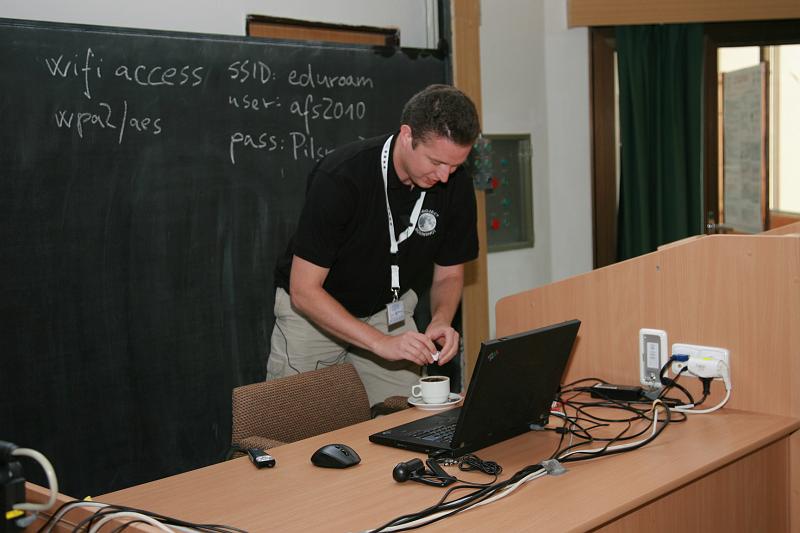 RR2E9931.JPG